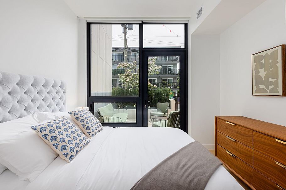 TH1 135 E 13th Street North Vancouver, BC - 30