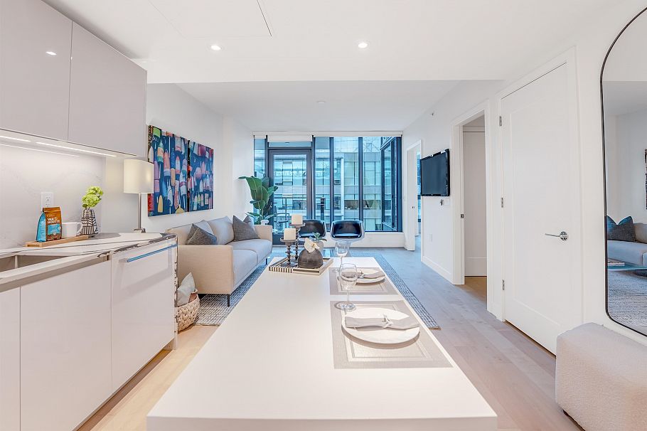 514 135 E 13th Street North Vancouver, BC - 4