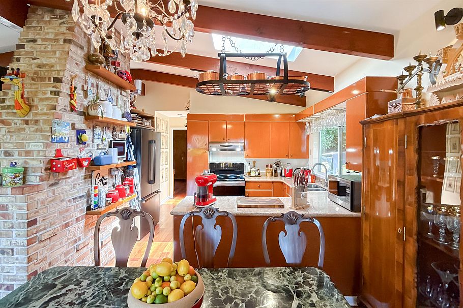 414 Montroyal Boulevard North Vancouver, BC - 12