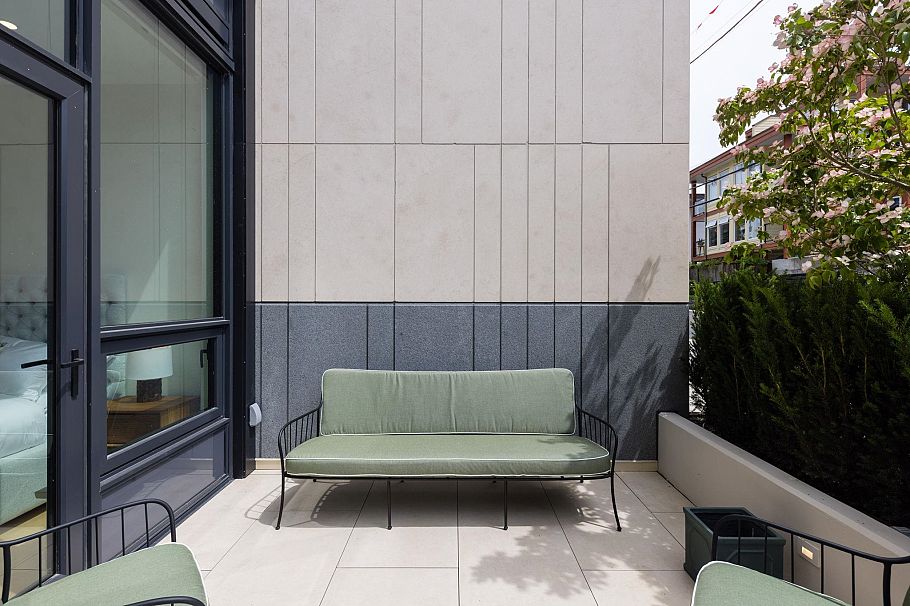 TH1 135 E 13th Street North Vancouver, BC - 39