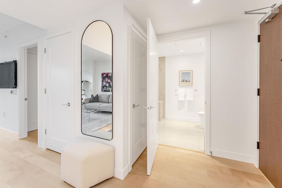 514 135 E 13th Street North Vancouver, BC - 10