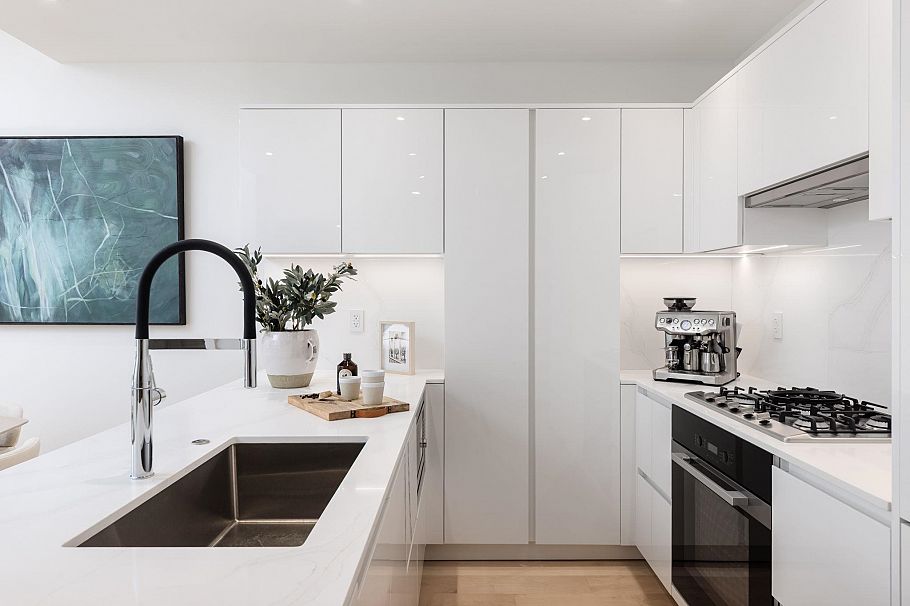 TH1 135 E 13th Street North Vancouver, BC - 16