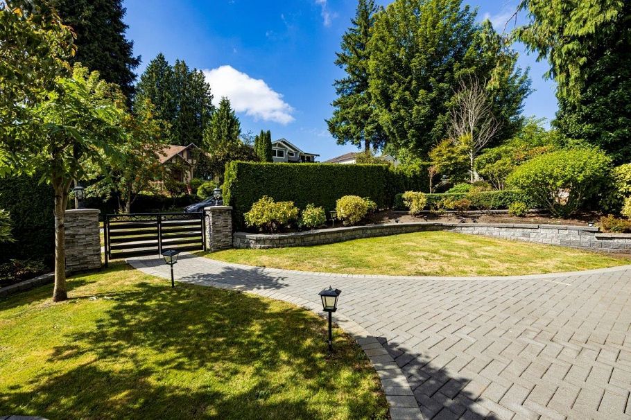 2351 W 34th Avenue Vancouver, BC - 31