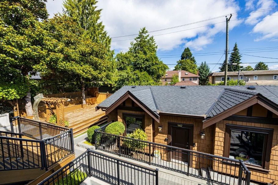 2351 W 34th Avenue Vancouver, BC - 32