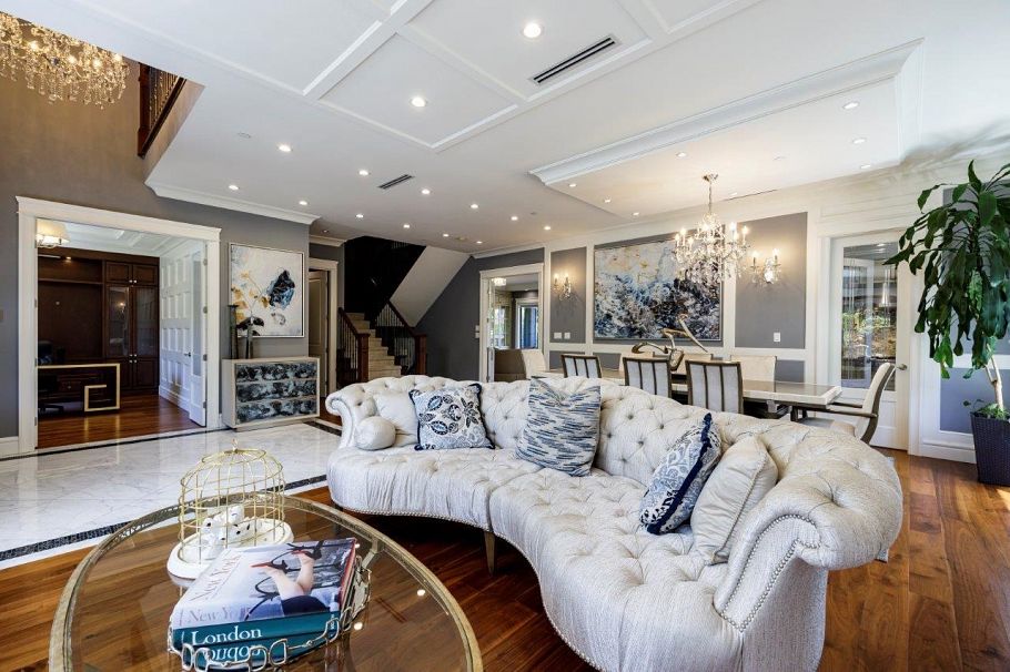 2351 W 34th Avenue Vancouver, BC - 3