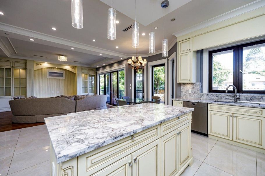 2351 W 34th Avenue Vancouver, BC - 11