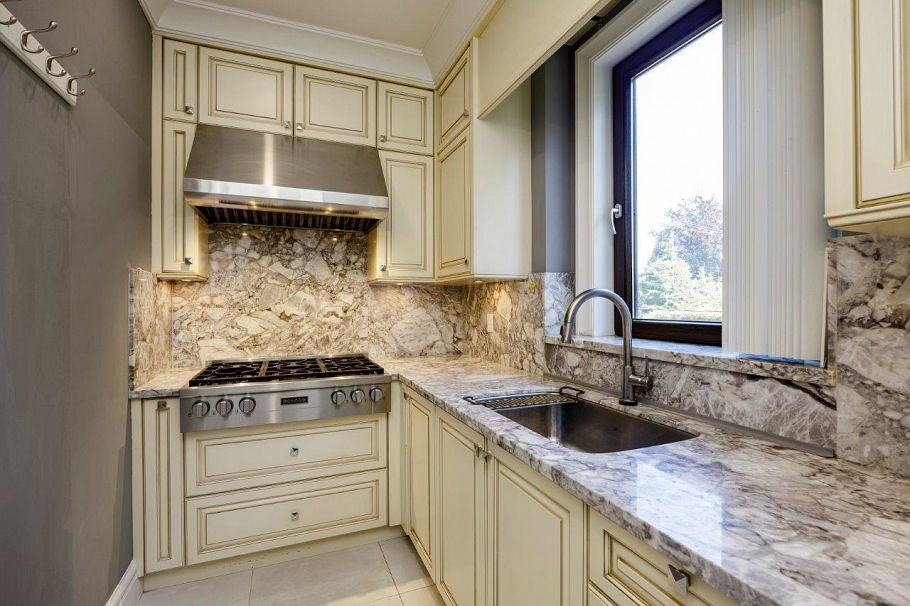 2351 W 34th Avenue Vancouver, BC - 15