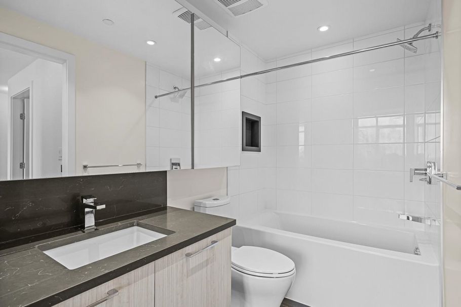 1403 8570 Rivergrass Drive Vancouver, BC - 16