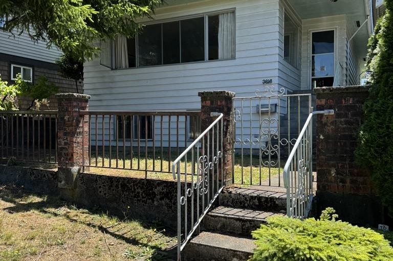 3616 Oxford Street Vancouver, BC - 5