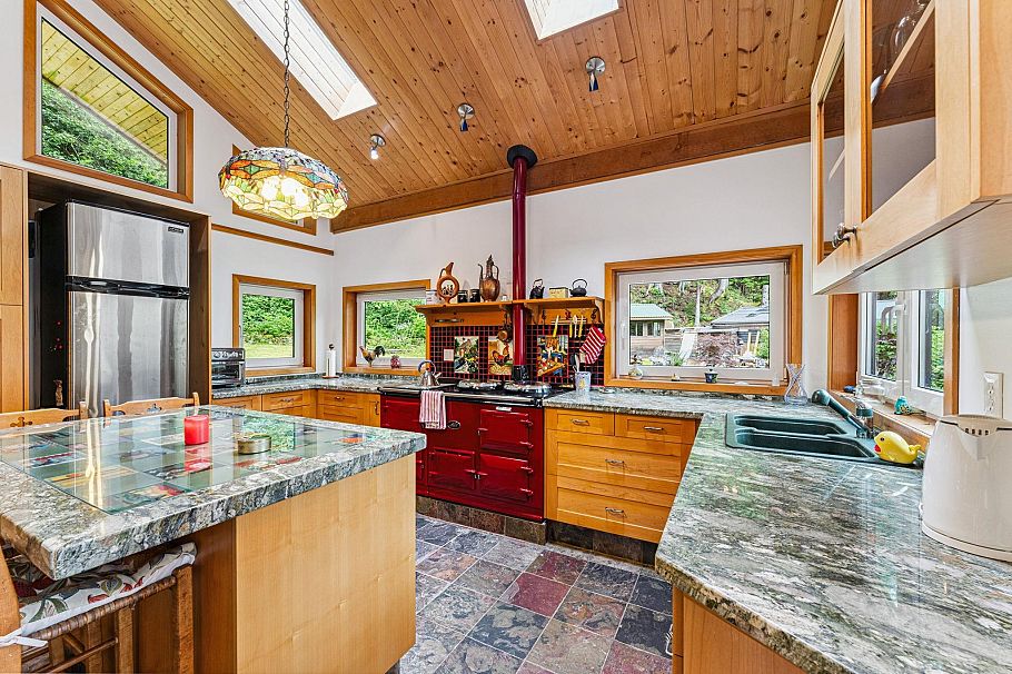 12&13 Coldwell Beach North Vancouver, BC - 8