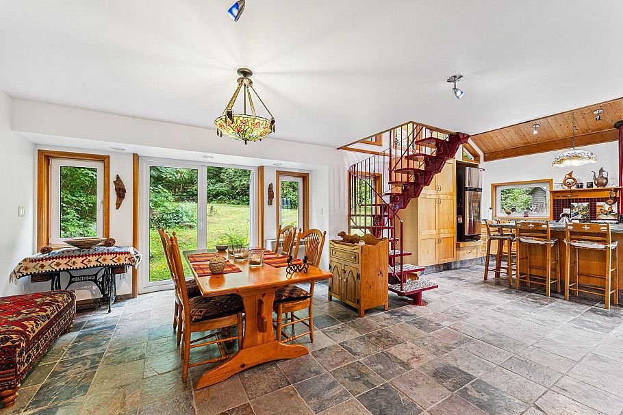 12&13 Coldwell Beach North Vancouver, BC - 12