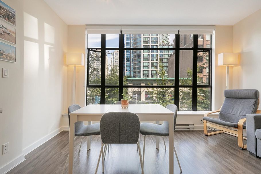 307 1249 Granville Street Vancouver, BC - 9