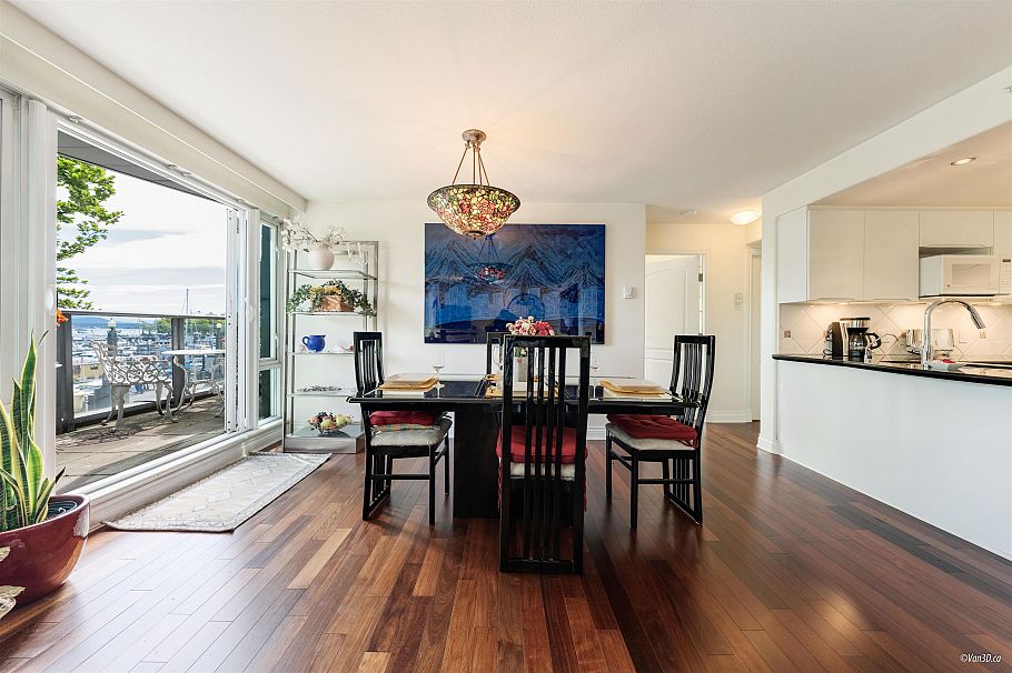 201 1520 Coal Harbour Quay Vancouver, BC - 2