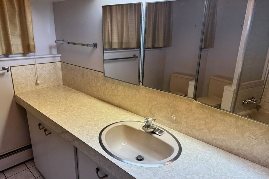 3616 Oxford Street Vancouver, BC - 27