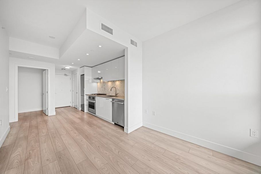 1403 8570 Rivergrass Drive Vancouver, BC - 3