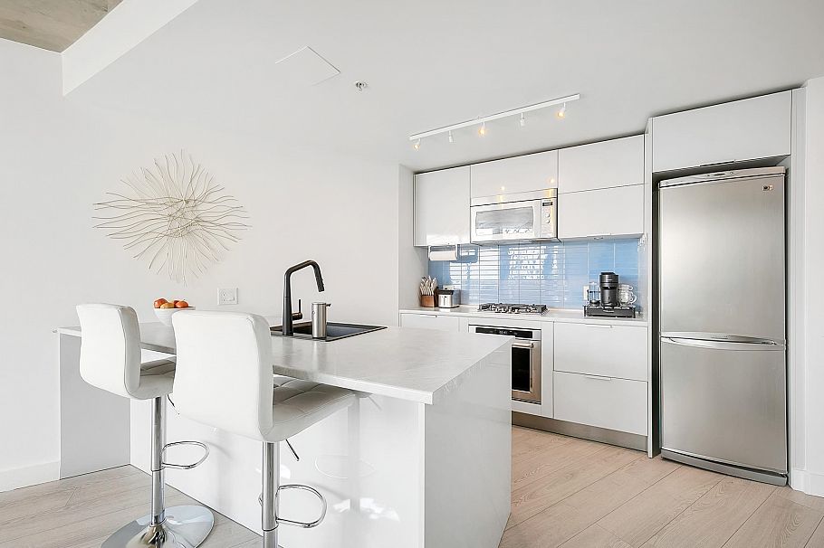 3209 128 W Cordova Street Vancouver, BC - 3