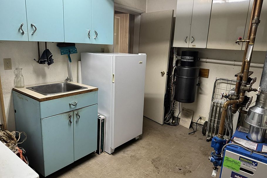 3616 Oxford Street Vancouver, BC - 21