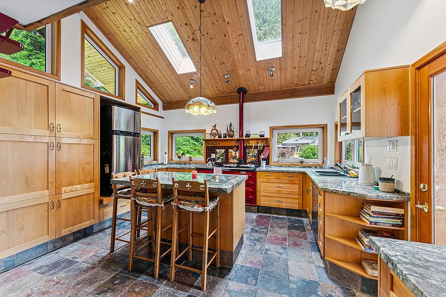 12&13 Coldwell Beach North Vancouver, BC - 9