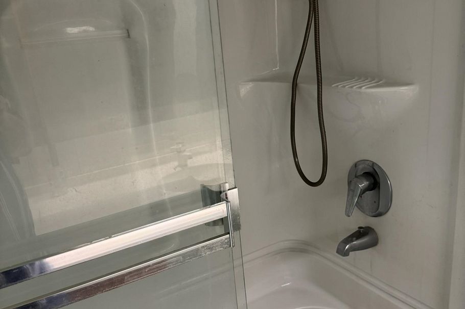 3616 Oxford Street Vancouver, BC - 10