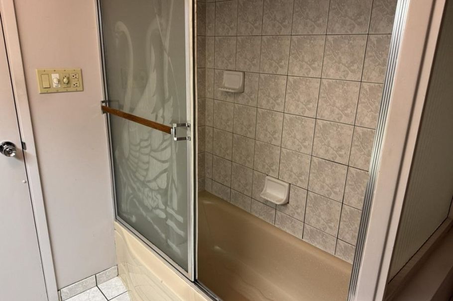 3616 Oxford Street Vancouver, BC - 25