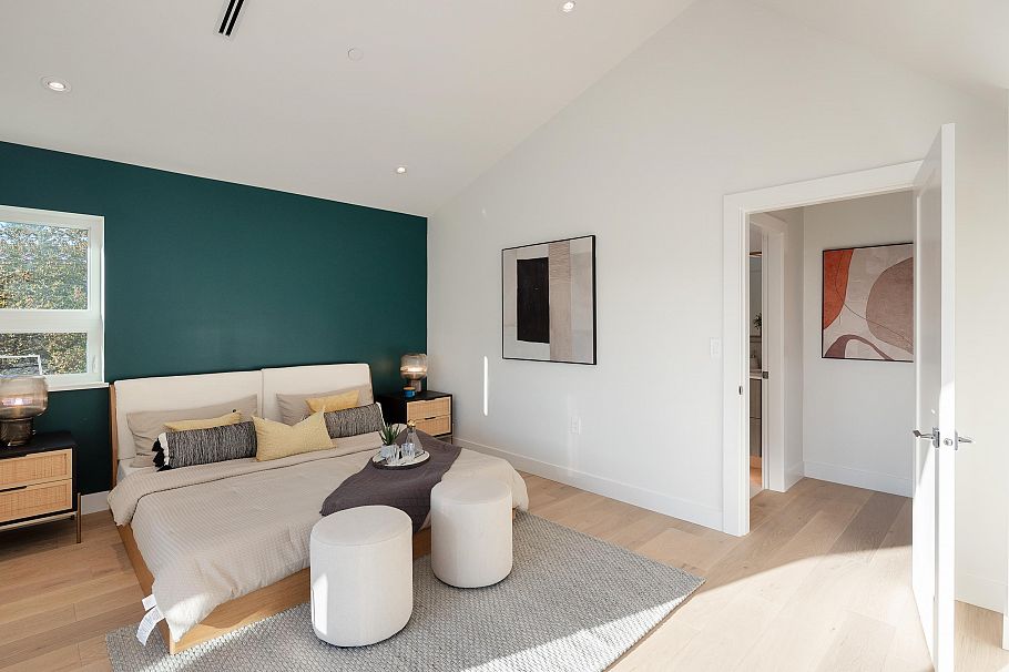 32 E 37th Avenue Vancouver, BC - 22