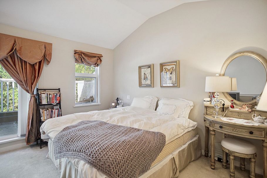 7411 Columbia Street Vancouver, BC - 17