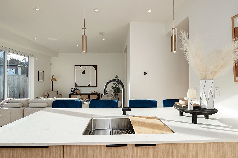 32 E 37th Avenue Vancouver, BC - 16