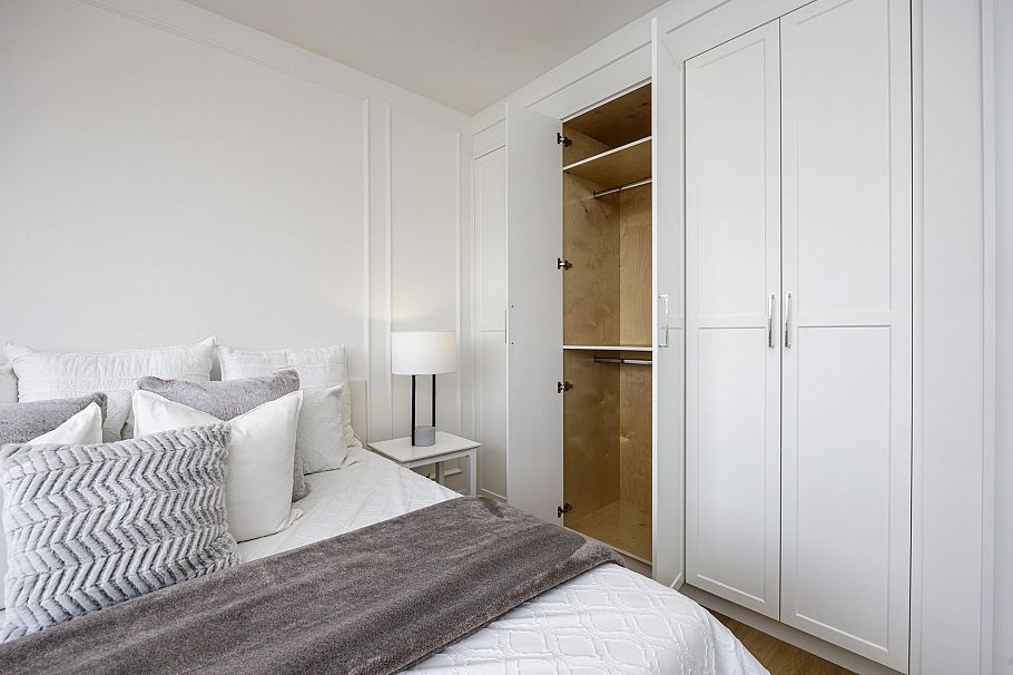 261 E 23rd Street North Vancouver, BC - 24