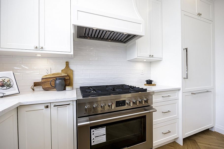 261 E 23rd Street North Vancouver, BC - 10