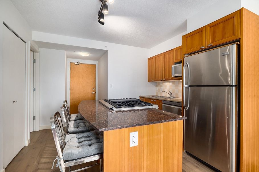 803 1723 Alberni Street Vancouver, BC - 2