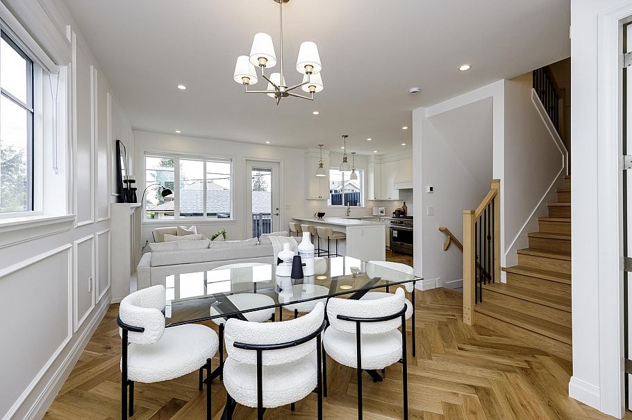 261 E 23rd Street North Vancouver, BC - 19