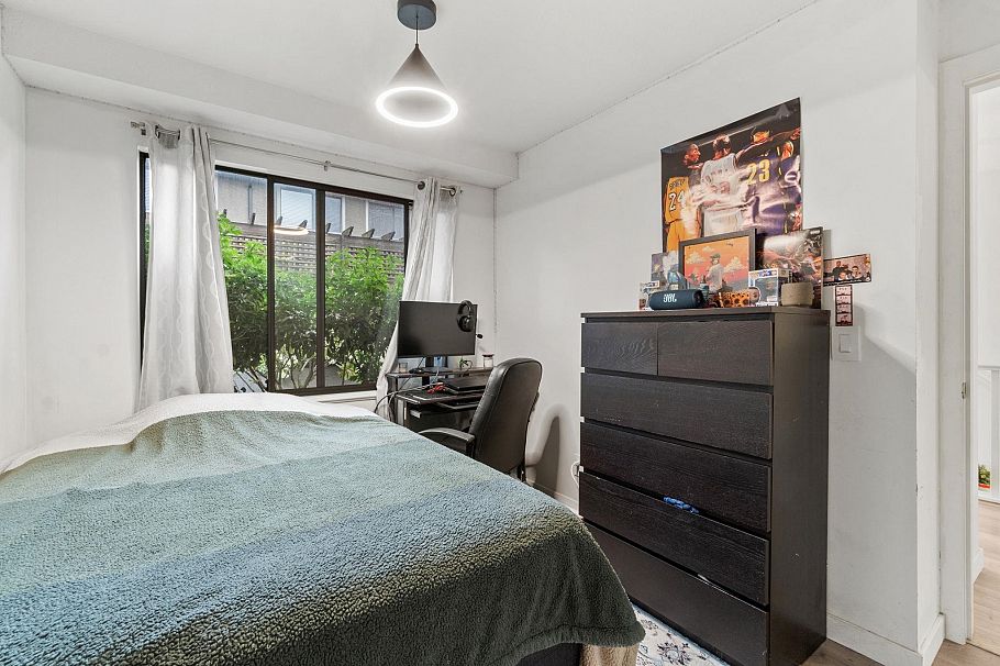 23 2133 St. Georges Avenue North Vancouver, BC - 10