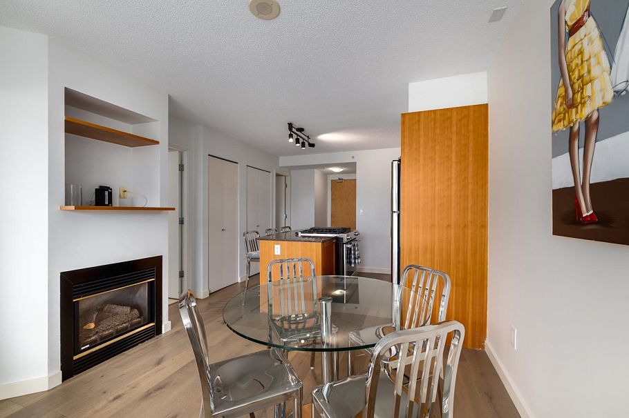 803 1723 Alberni Street Vancouver, BC - 4