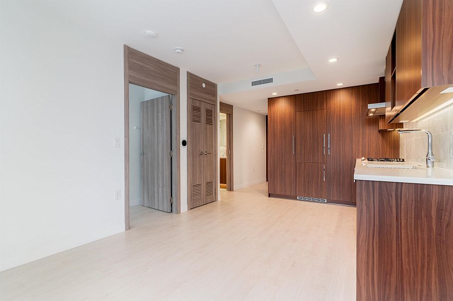 603 1768 Cook Street Vancouver, BC - 4