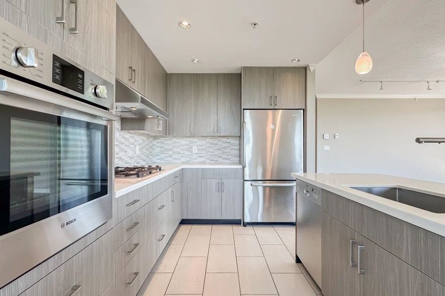 705 2688 West Mall Vancouver, BC - 12