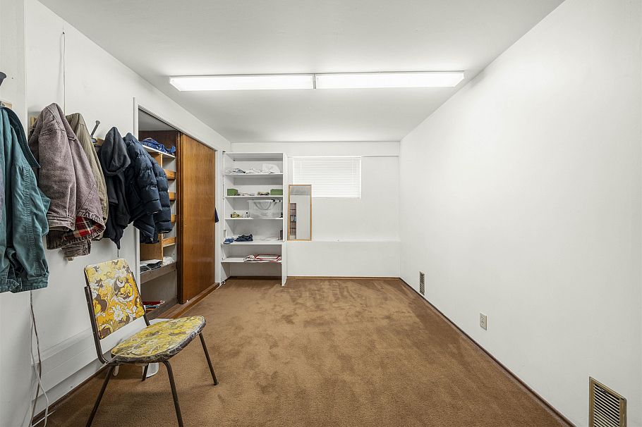 4561 Manor Street Vancouver, BC - 34