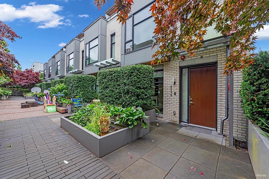 6098 Oak Street Vancouver, BC - 2