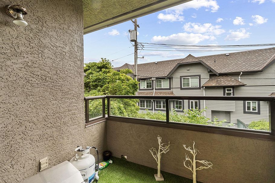 23 2133 St. Georges Avenue North Vancouver, BC - 18