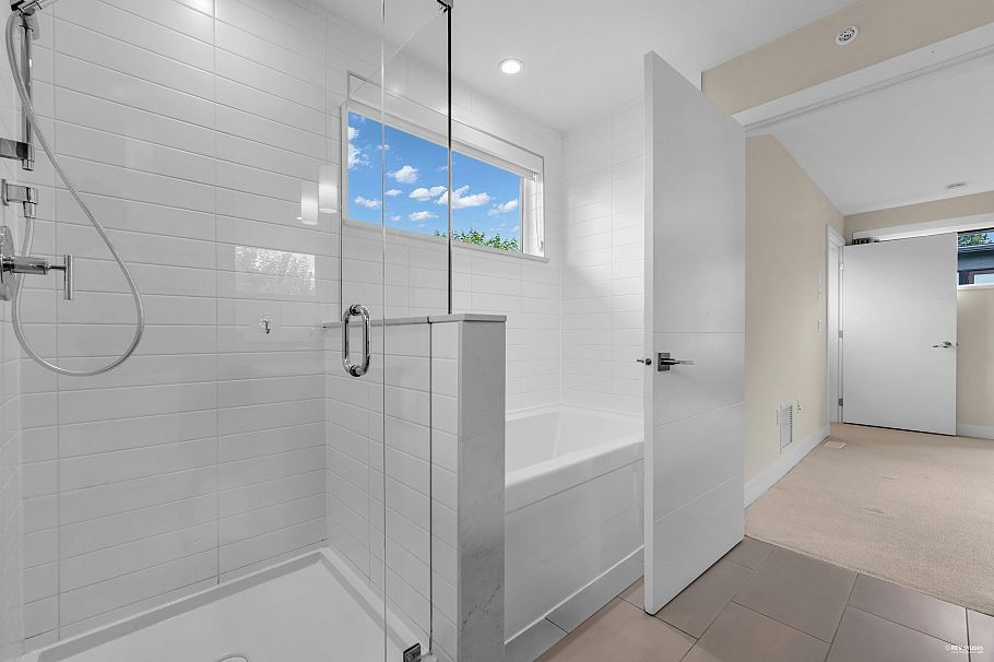 6098 Oak Street Vancouver, BC - 29