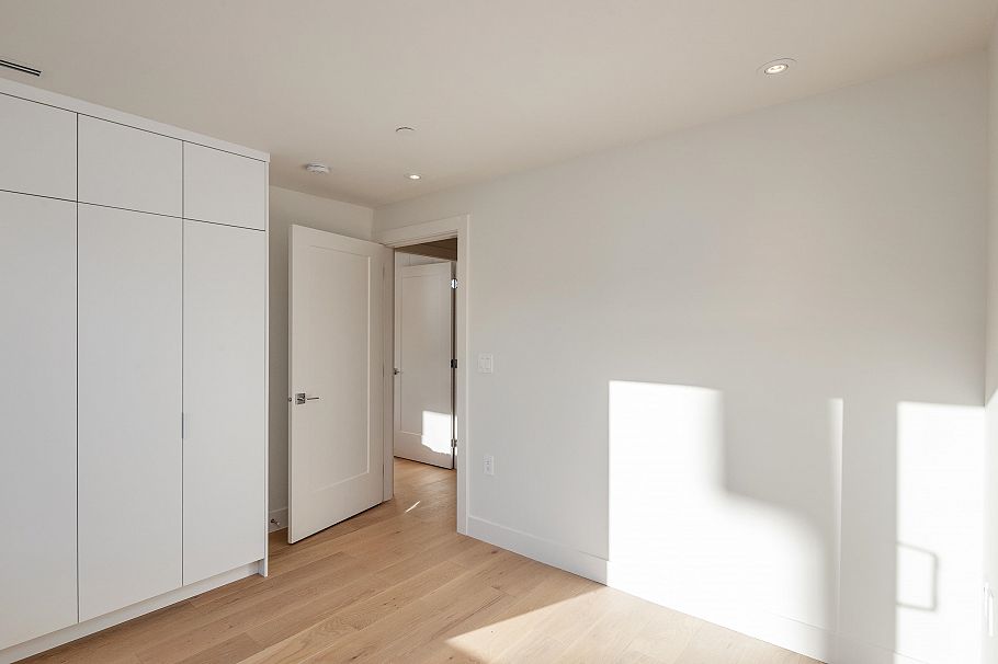 32 E 37th Avenue Vancouver, BC - 30