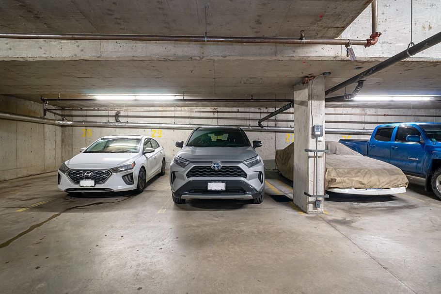 308 1085 W 17th Street North Vancouver, BC - 21