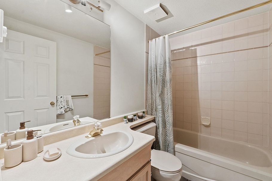 23 2133 St. Georges Avenue North Vancouver, BC - 13