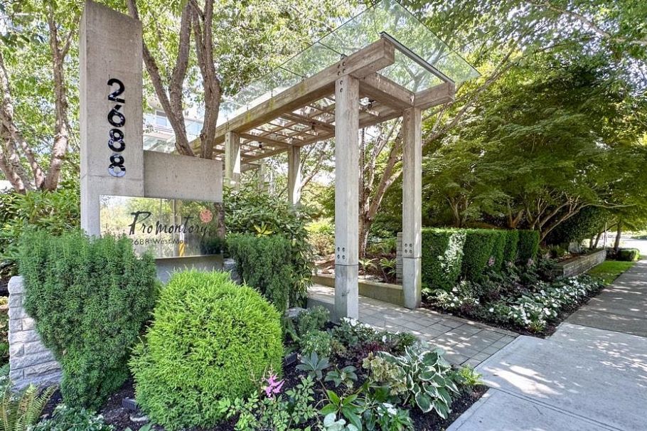 705 2688 West Mall Vancouver, BC - 2