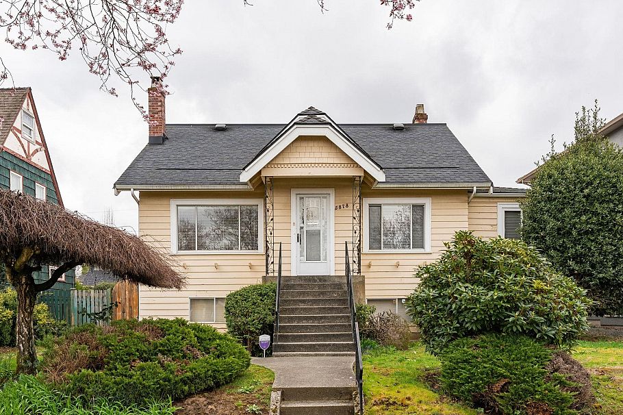 5878 Arlington Street Vancouver, BC - 2