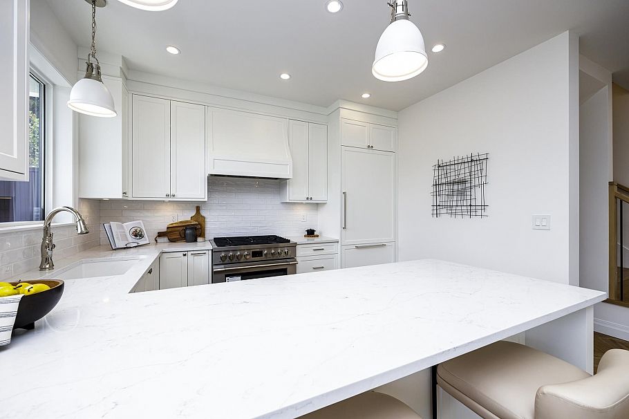 261 E 23rd Street North Vancouver, BC - 8