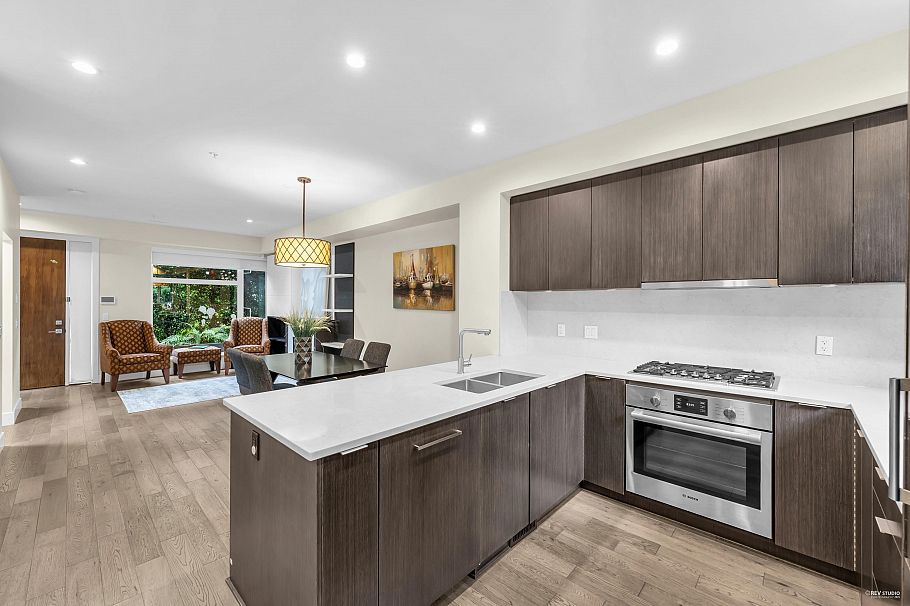 6098 Oak Street Vancouver, BC - 18