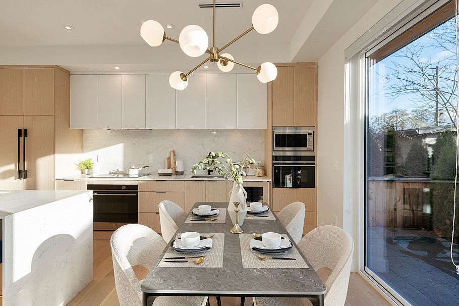 32 E 37th Avenue Vancouver, BC - 9