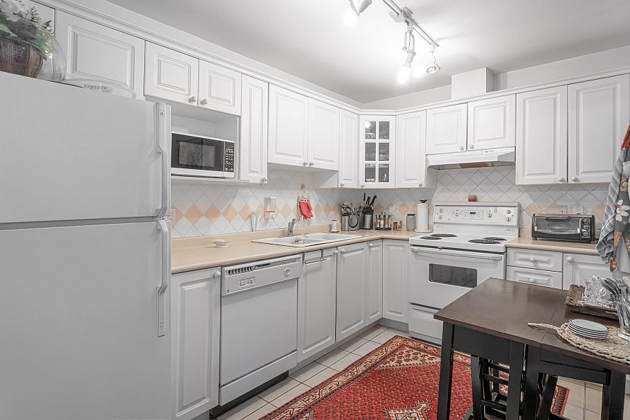 308 1085 W 17th Street North Vancouver, BC - 8