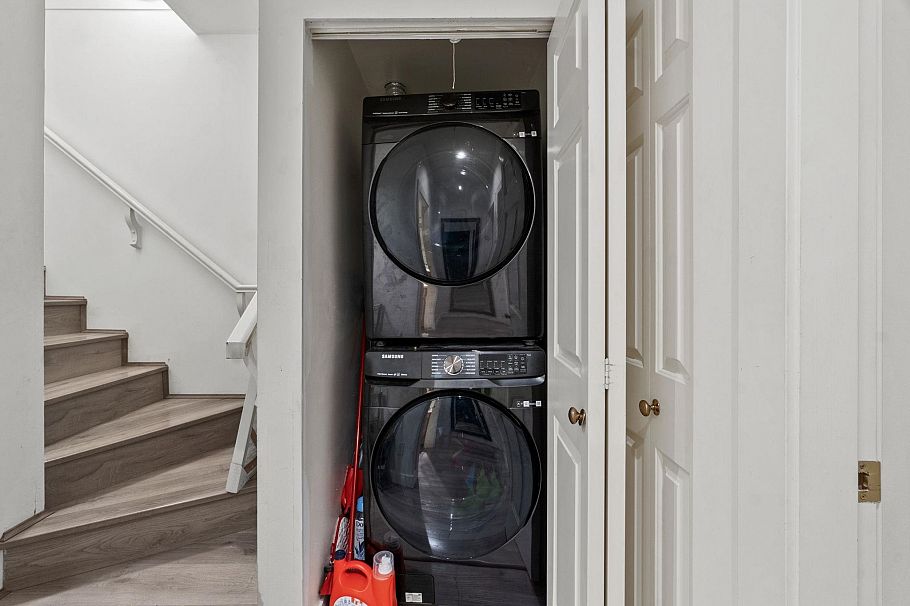 23 2133 St. Georges Avenue North Vancouver, BC - 16