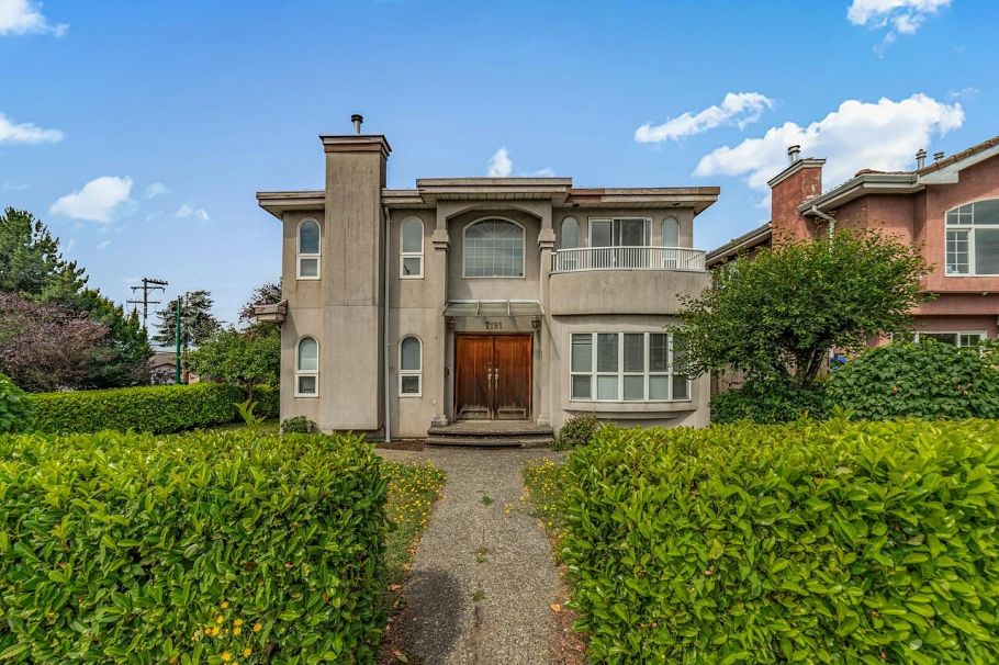 7191 Fraser Street Vancouver, BC - 1